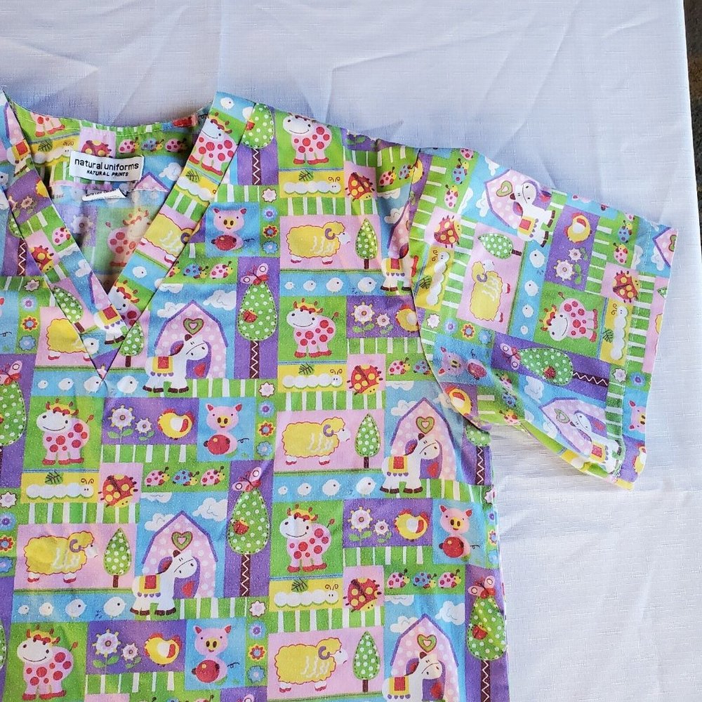 Women's Farm Animals Scrubs Top - Size (M)- Natural Uniforms - Natural Prints - Picture 6 of 9